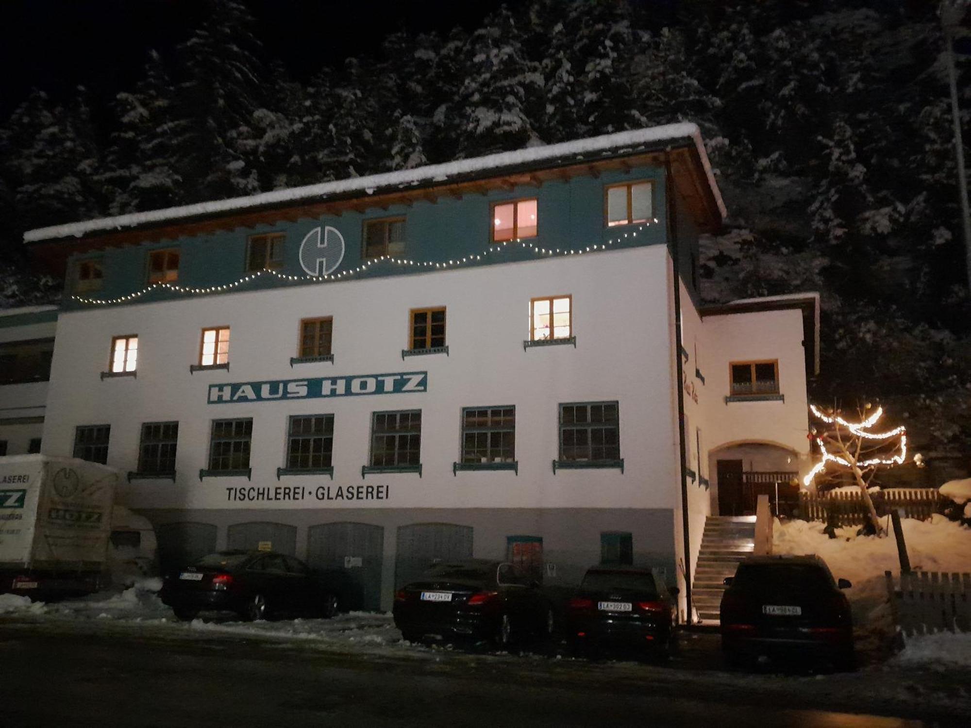 Haus Hotz Apart Talblick Grins Exterior foto