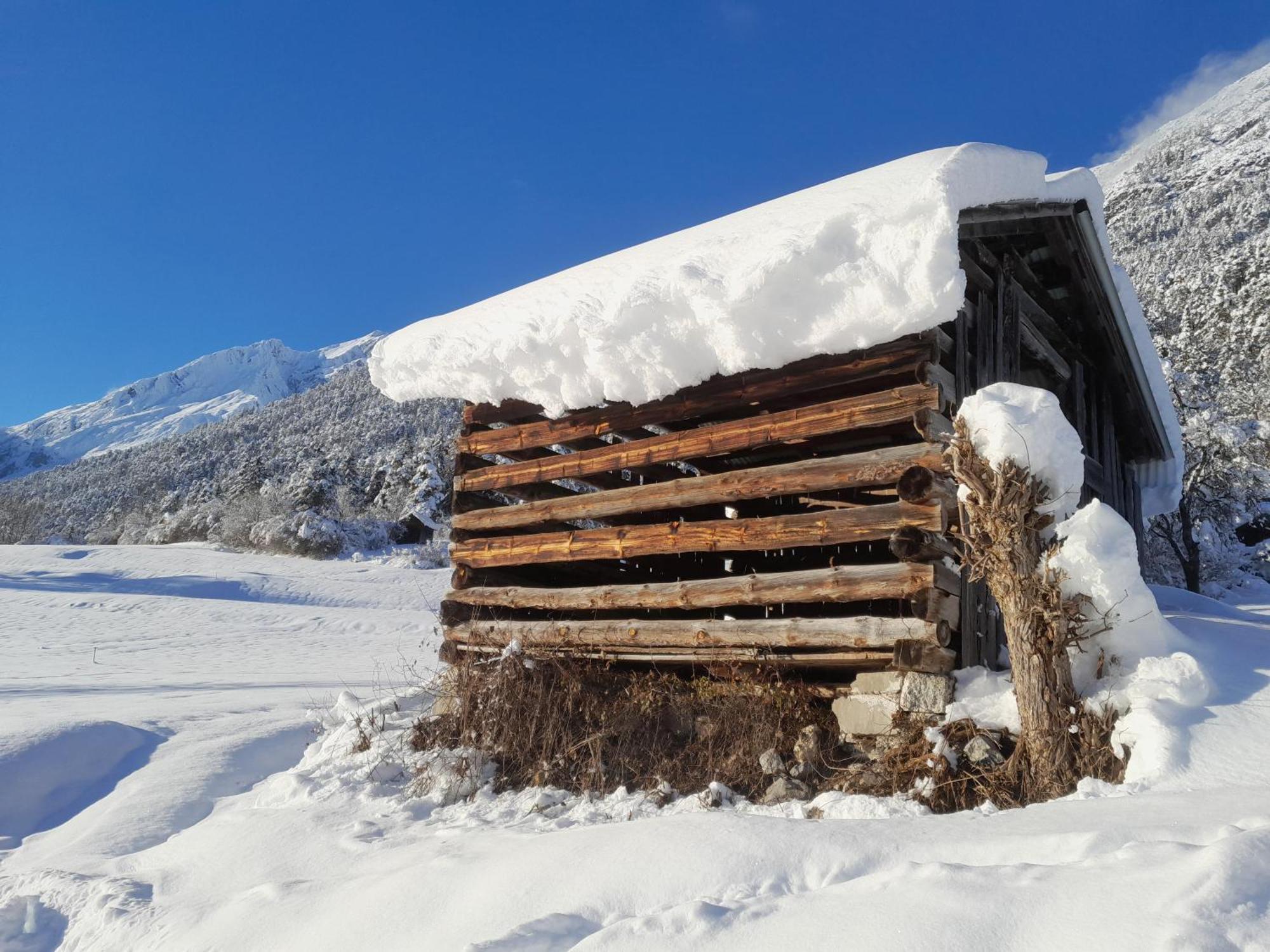 Haus Hotz Apart Talblick Grins Exterior foto